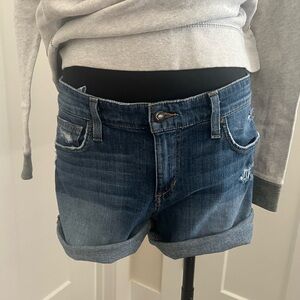 Joe’s Jeans denim shorts Size 28. Generous fit.